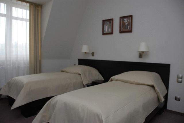 Portius Otel Krosno Dış mekan fotoğraf