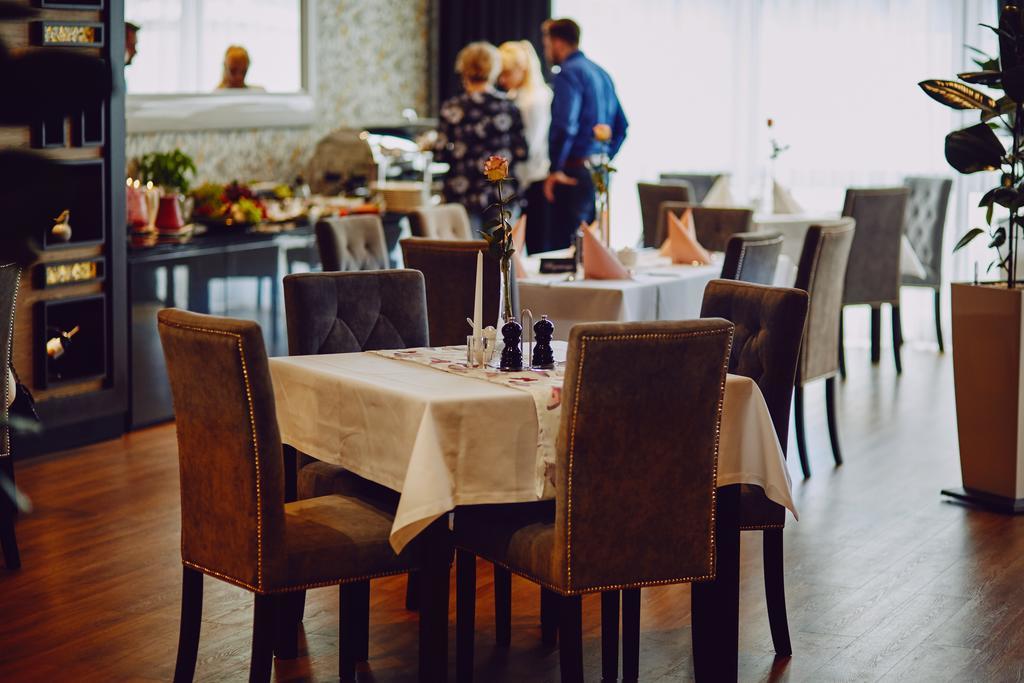 Portius Otel Krosno Dış mekan fotoğraf