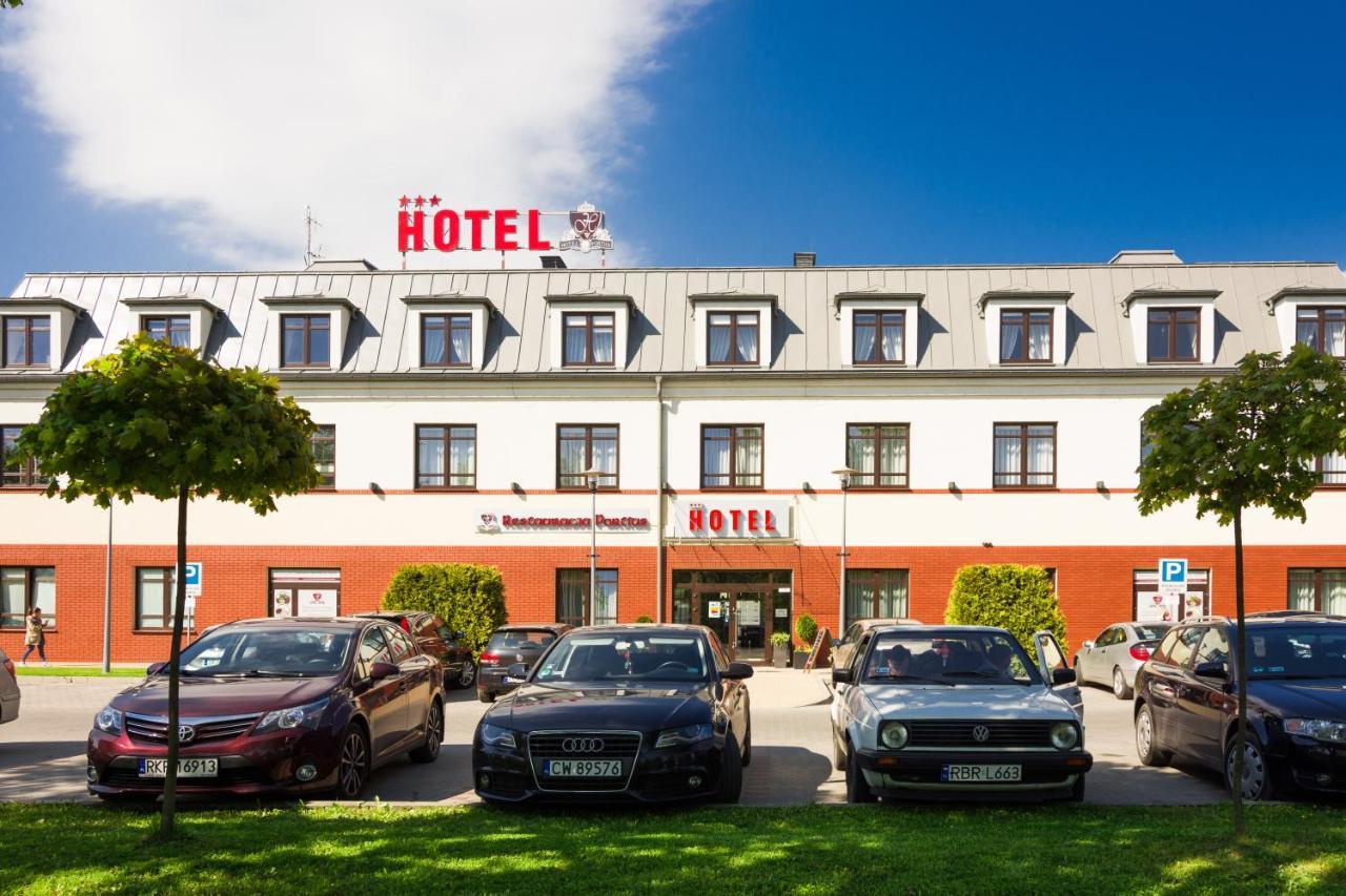Portius Otel Krosno Dış mekan fotoğraf