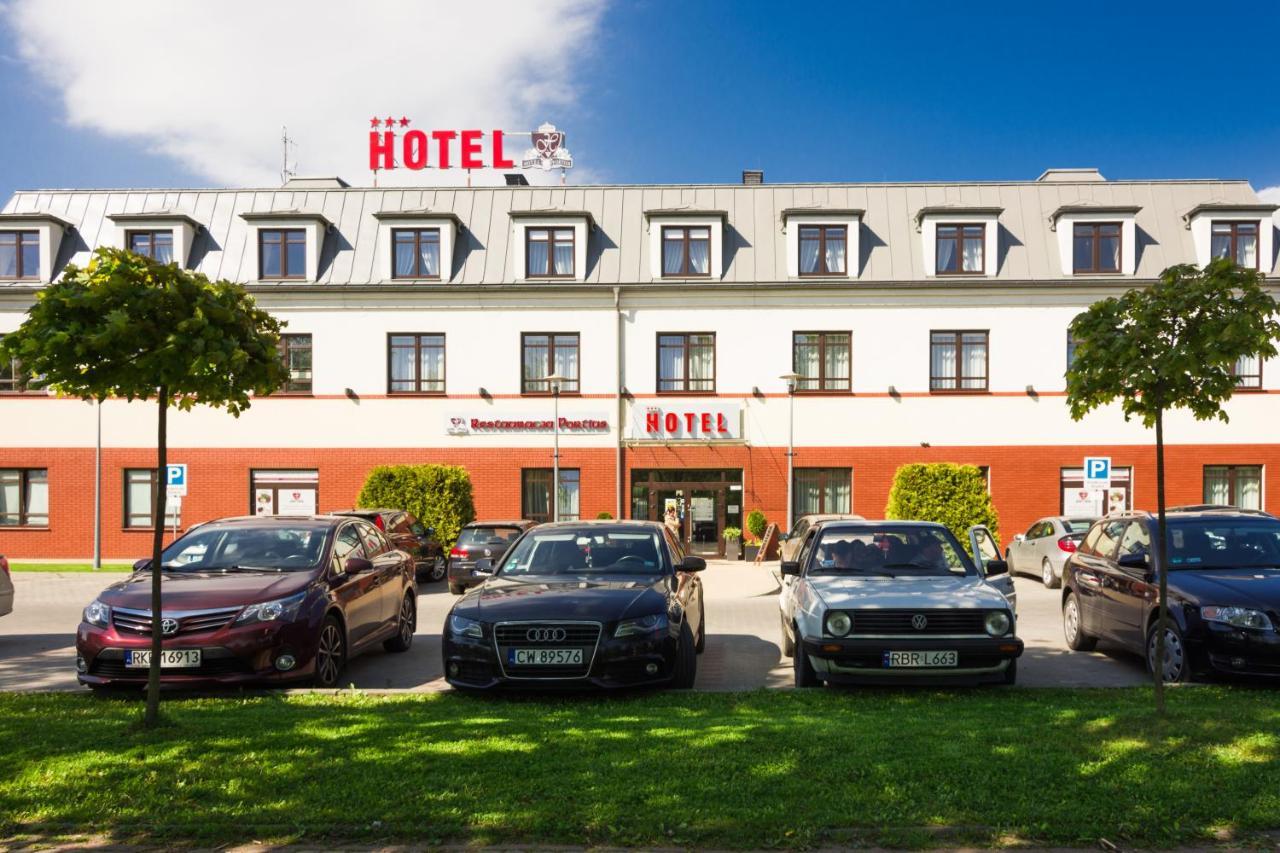 Portius Otel Krosno Dış mekan fotoğraf