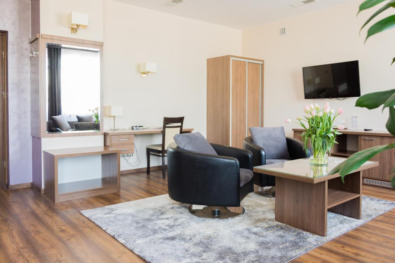 Portius Otel Krosno Dış mekan fotoğraf