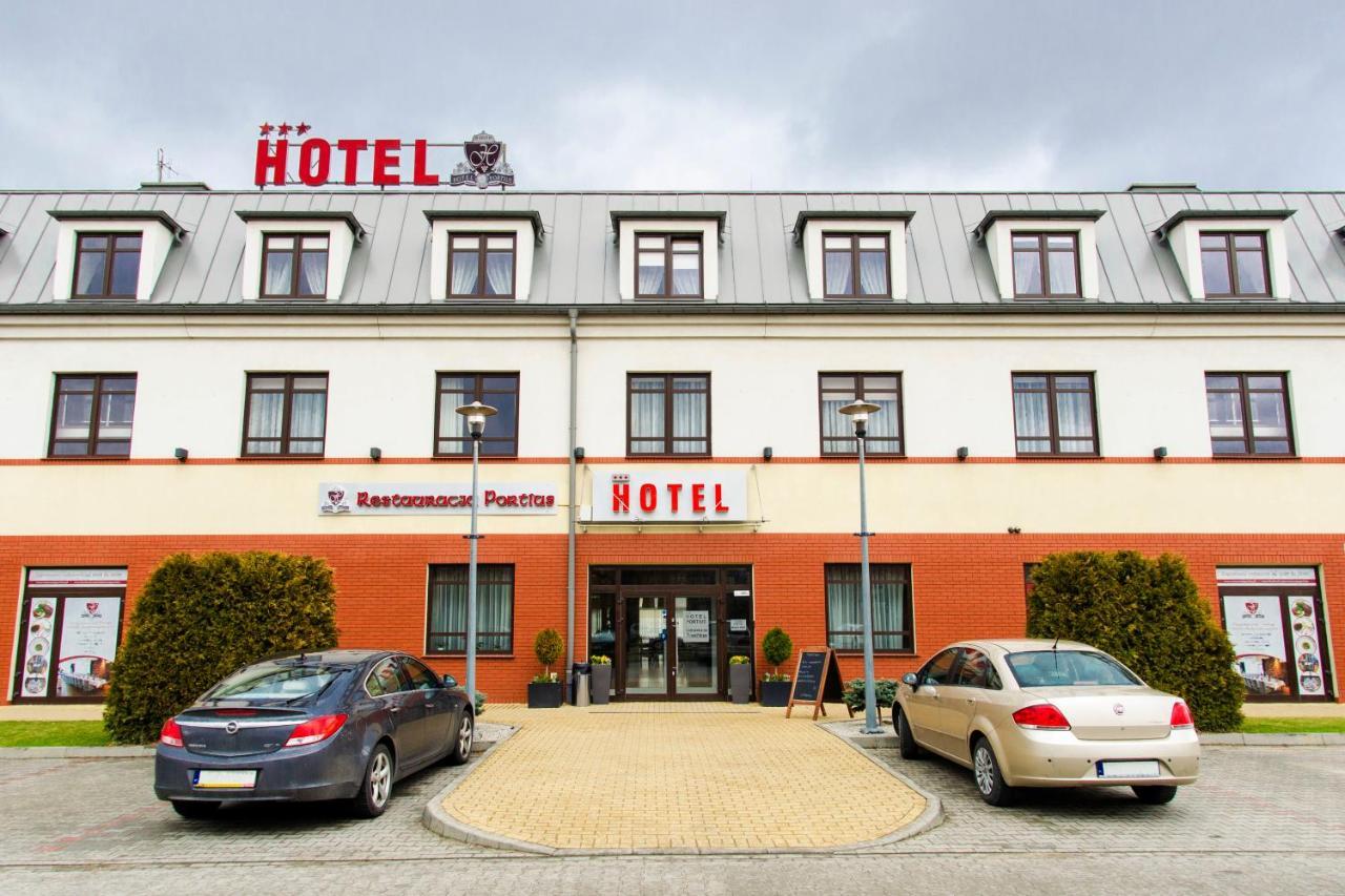 Portius Otel Krosno Dış mekan fotoğraf
